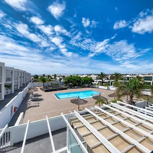 Monarca House, Senator Apartamento
